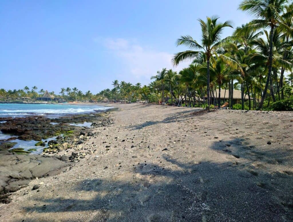 salt and pepper sand at Kahuwai Beach