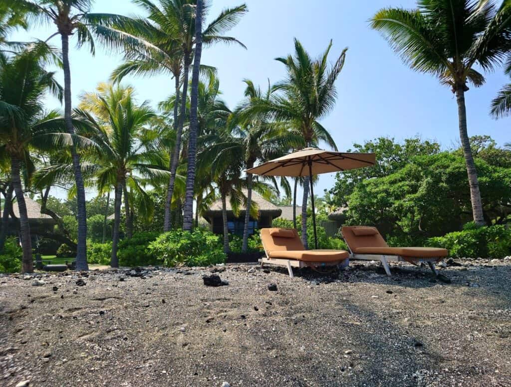 Kahuwai Beach beach front hales and kauhales
